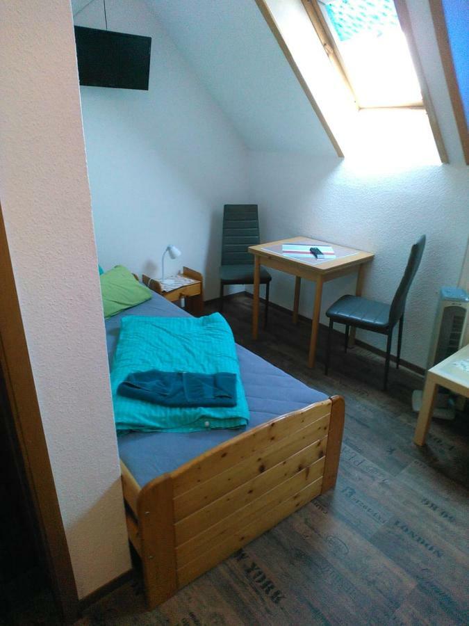 Zimmervermietung Schoenfliesser Stuben Auch Fuer Monteure Eisenhüttenstadt Eksteriør billede